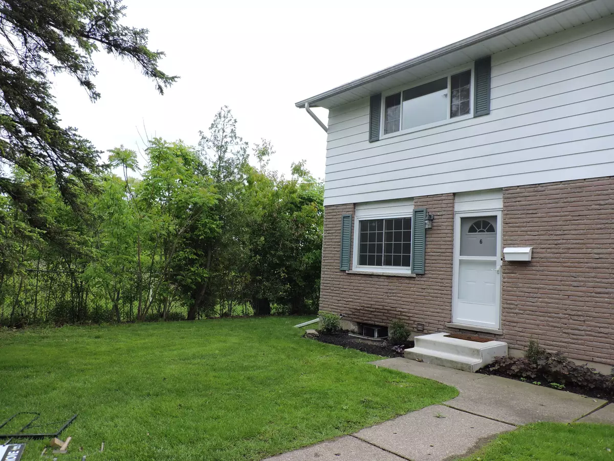 Niagara Falls, ON L2G 3A9,5852 Frontenac ST #6