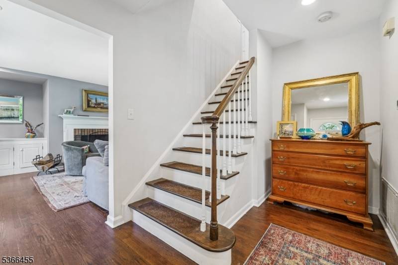 Chester Twp., NJ 07930,11 Delwood Rd