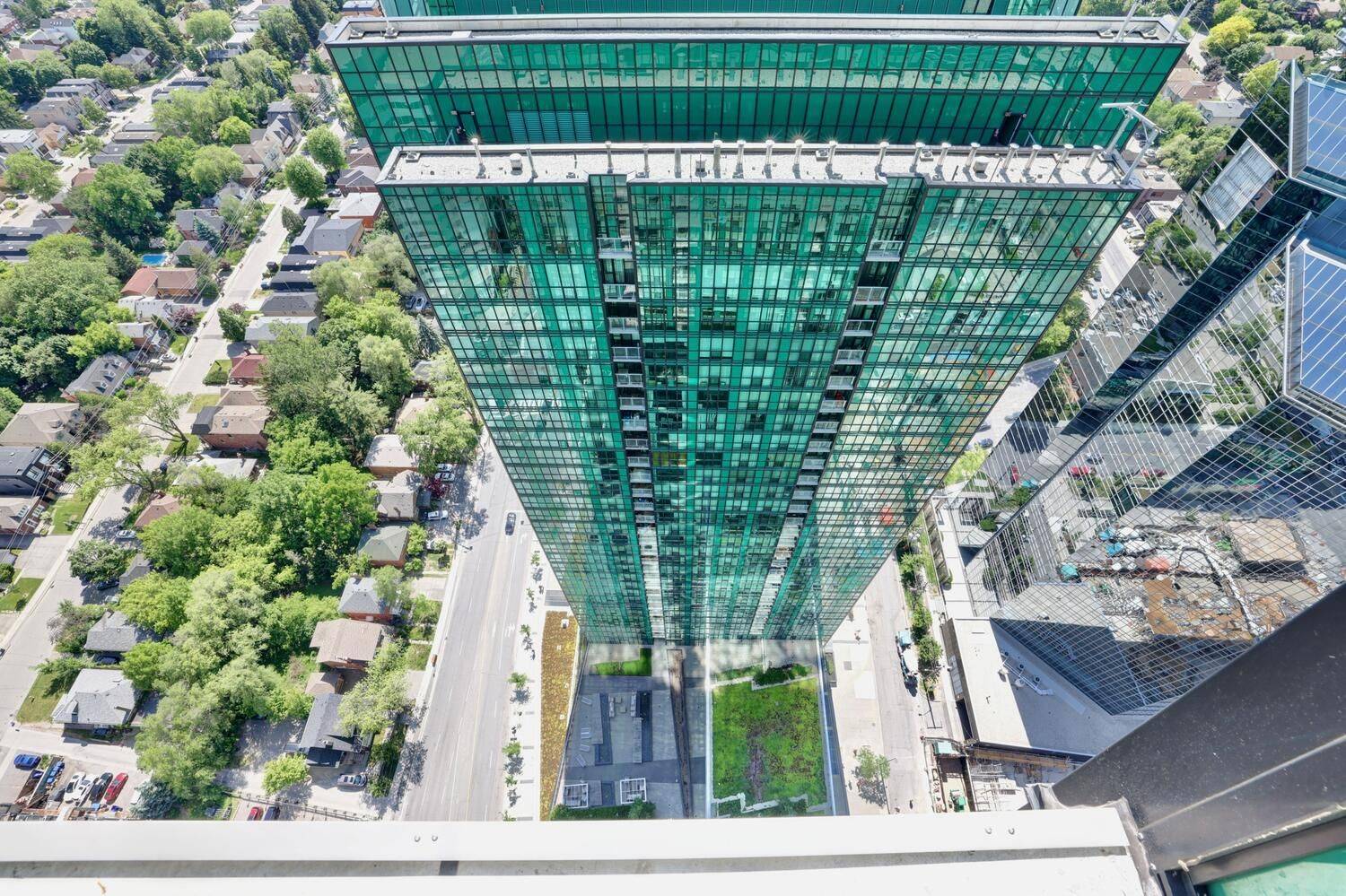Toronto C07, ON M2N 0H3,9 BOGERT AVE #4205