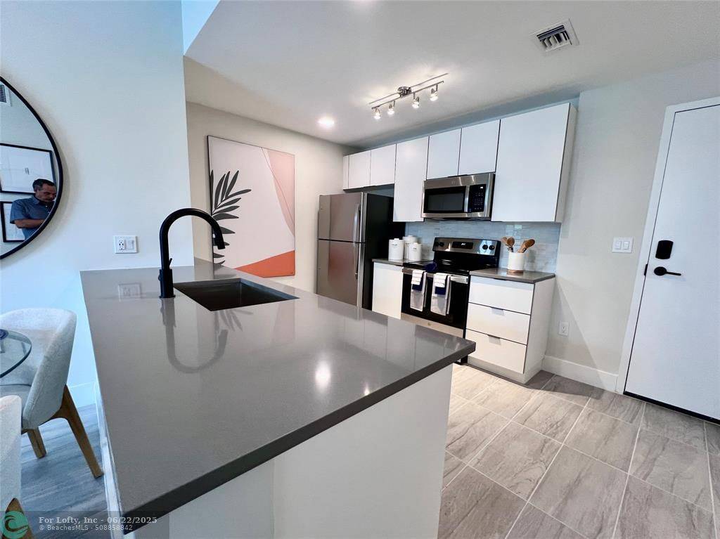 120 N Compass Way  #239, Dania Beach, FL 33004