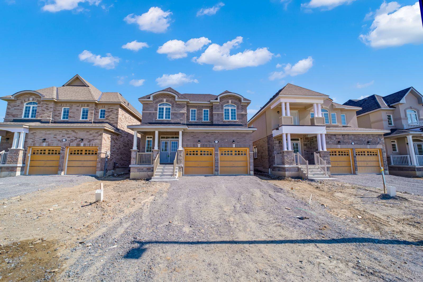 175 Hawkins ST, Georgina, ON L0E 1R0