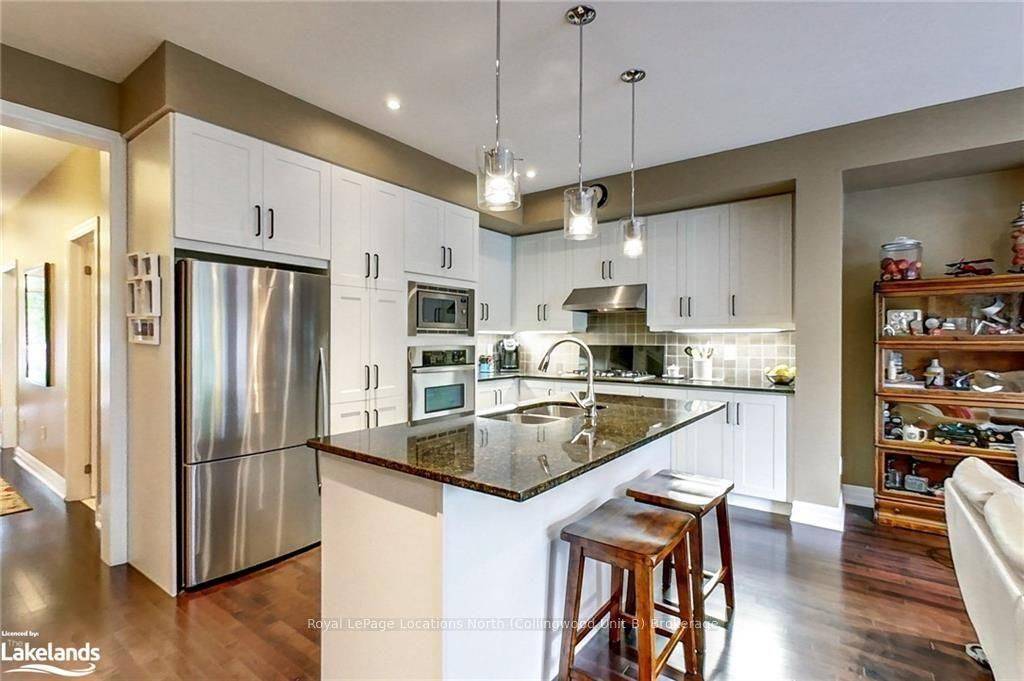 Collingwood, ON L9Y 0J6,7 Collship LN