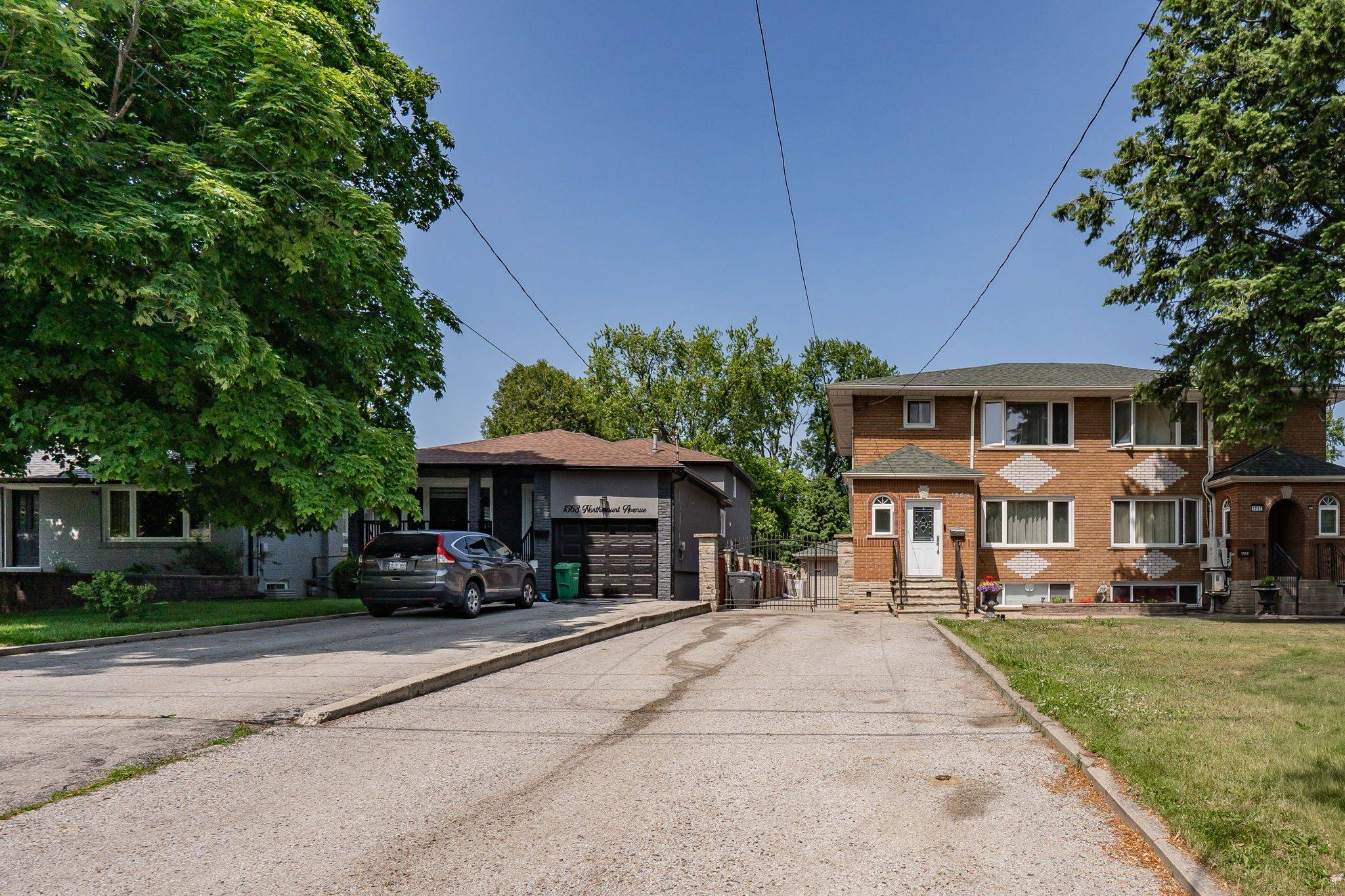 Mississauga, ON L5E 1Y9,1559 Northmount AVE