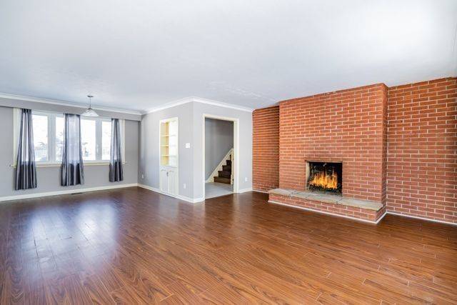 Oakville, ON L6J 4X3,272 PINEHURST DR