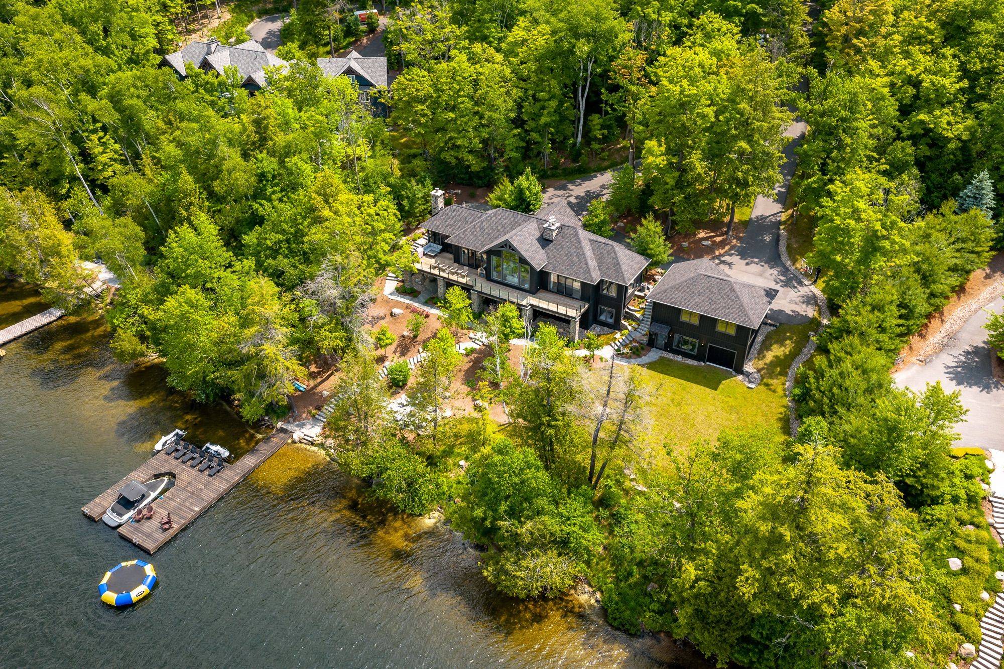 414 Grassmere Resort RD, Huntsville, ON P1H 2J6