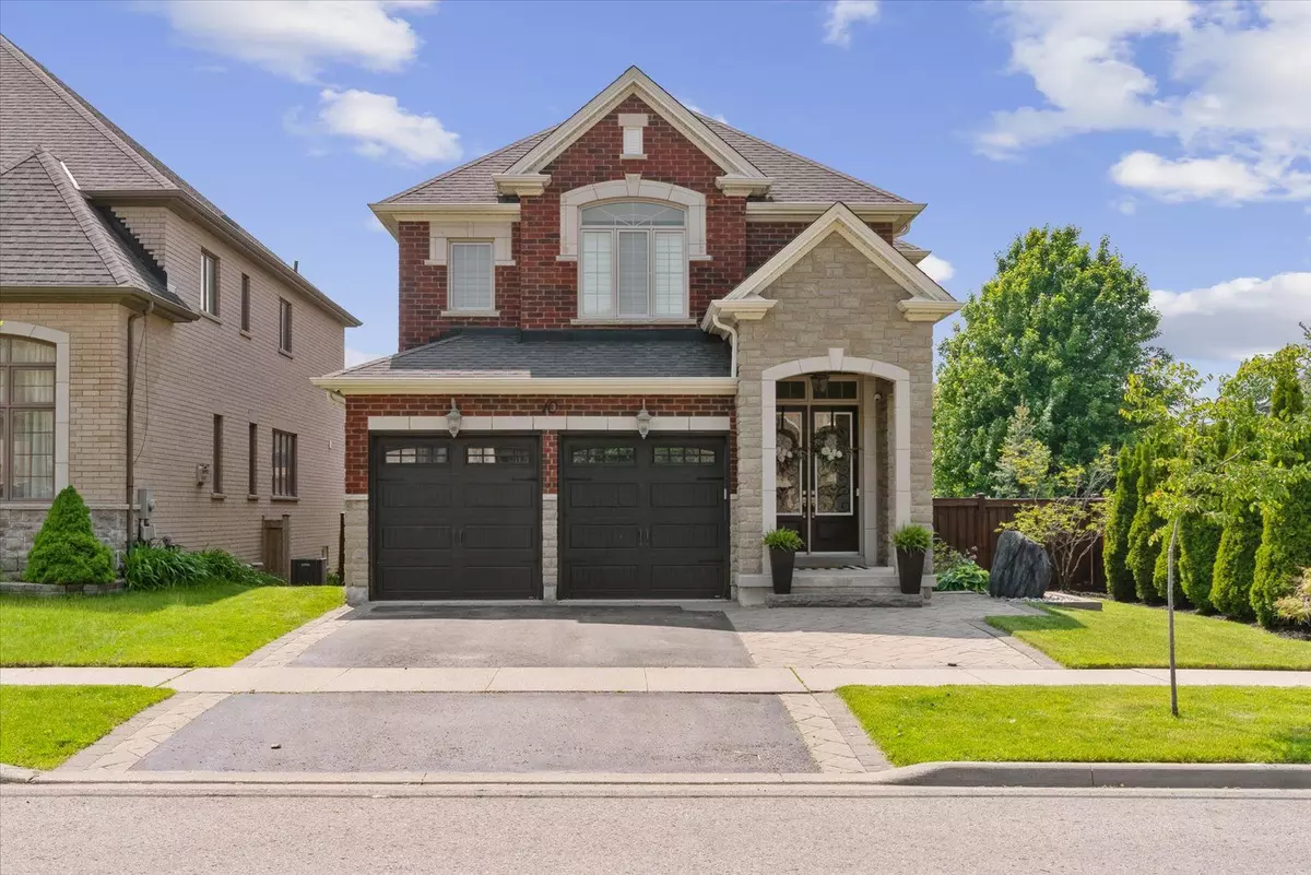Whitby, ON L1R 0L1,10 Heathfield ST