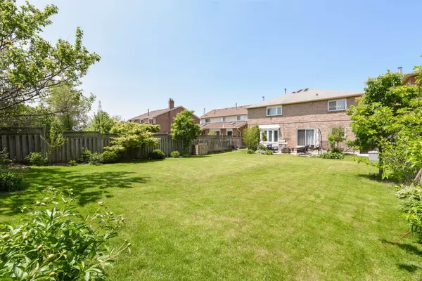 Mississauga, ON L5M 4K3,2594 Ambercroft TRL
