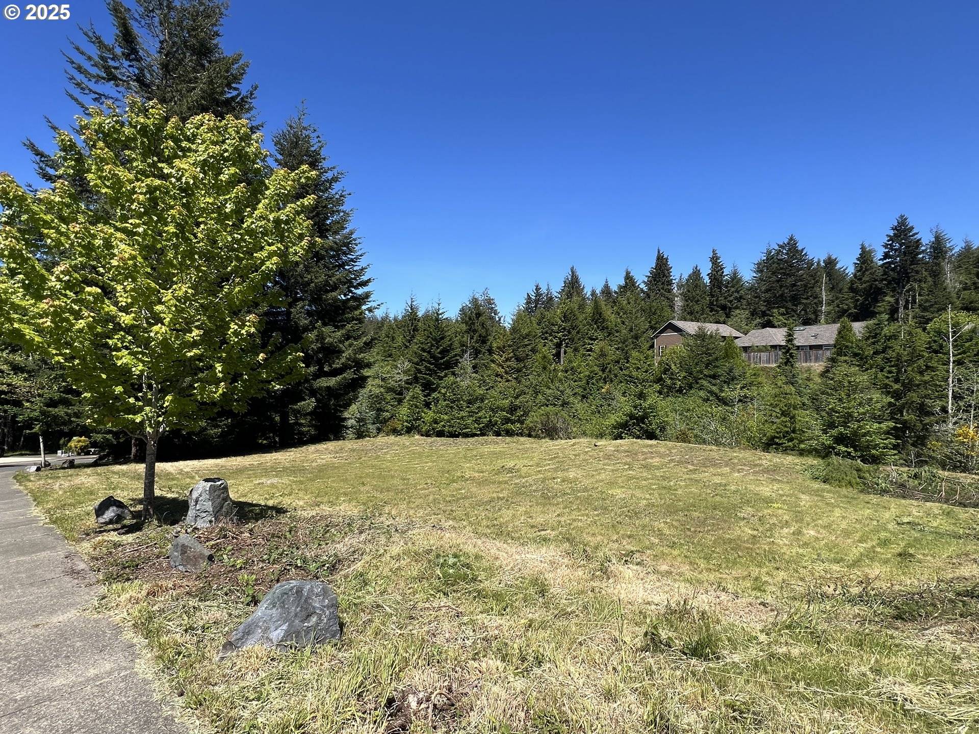 Coos Bay, OR 97420,2249 Timberline Dr. ##24