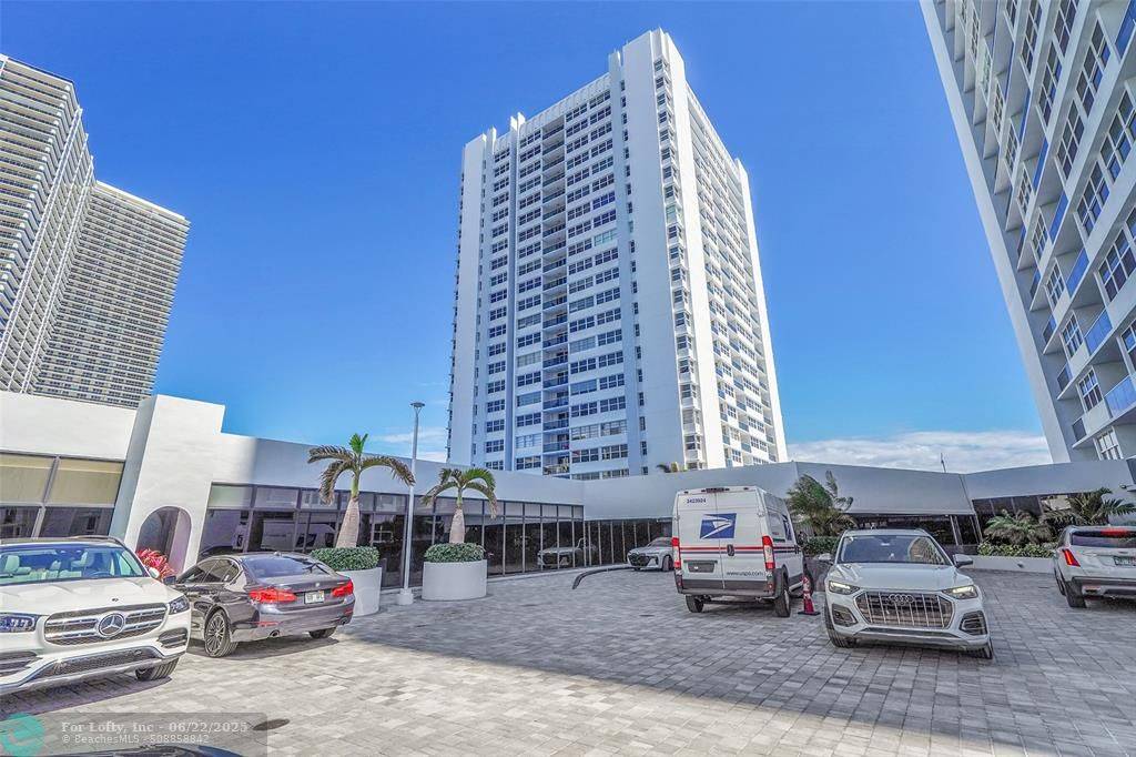 Hallandale Beach, FL 33009,1880 S Ocean Dr  #704