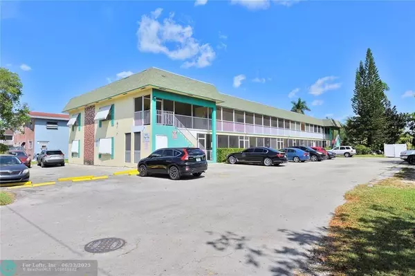2905 Pierce St #10, Hollywood, FL 33020