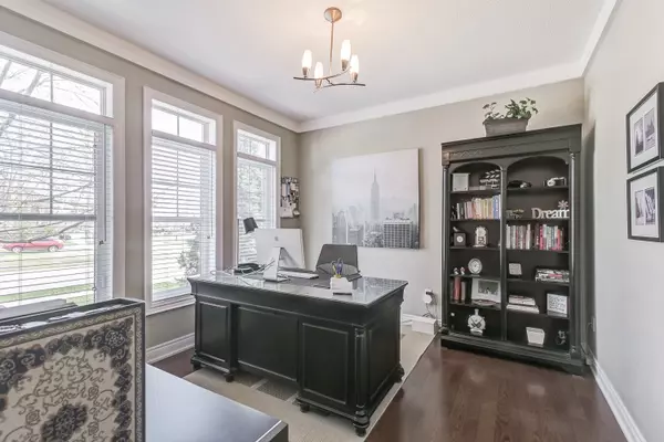 Brampton, ON L6X 0W4,18 Flanders RD