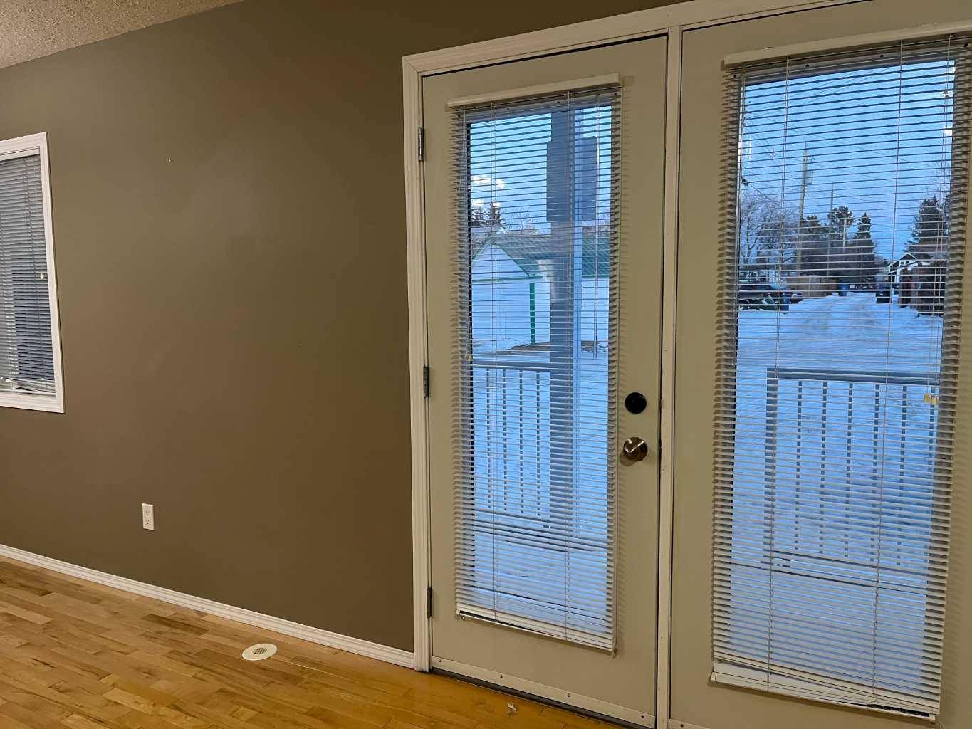 Innisfail, AB T4G 1M9,4612 50 AVE #103