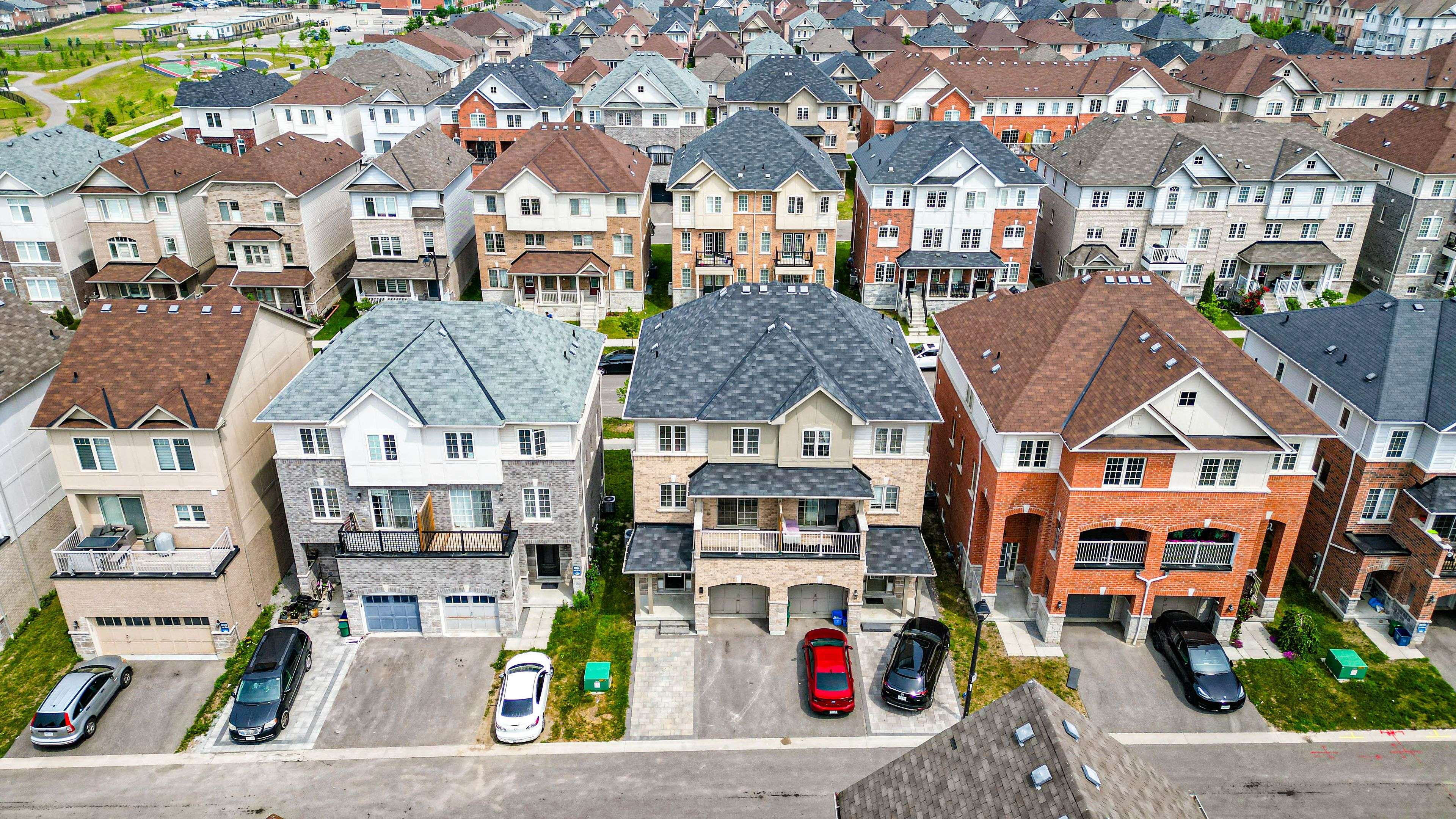 97 Ainley RD, Ajax, ON L1Z 0S9