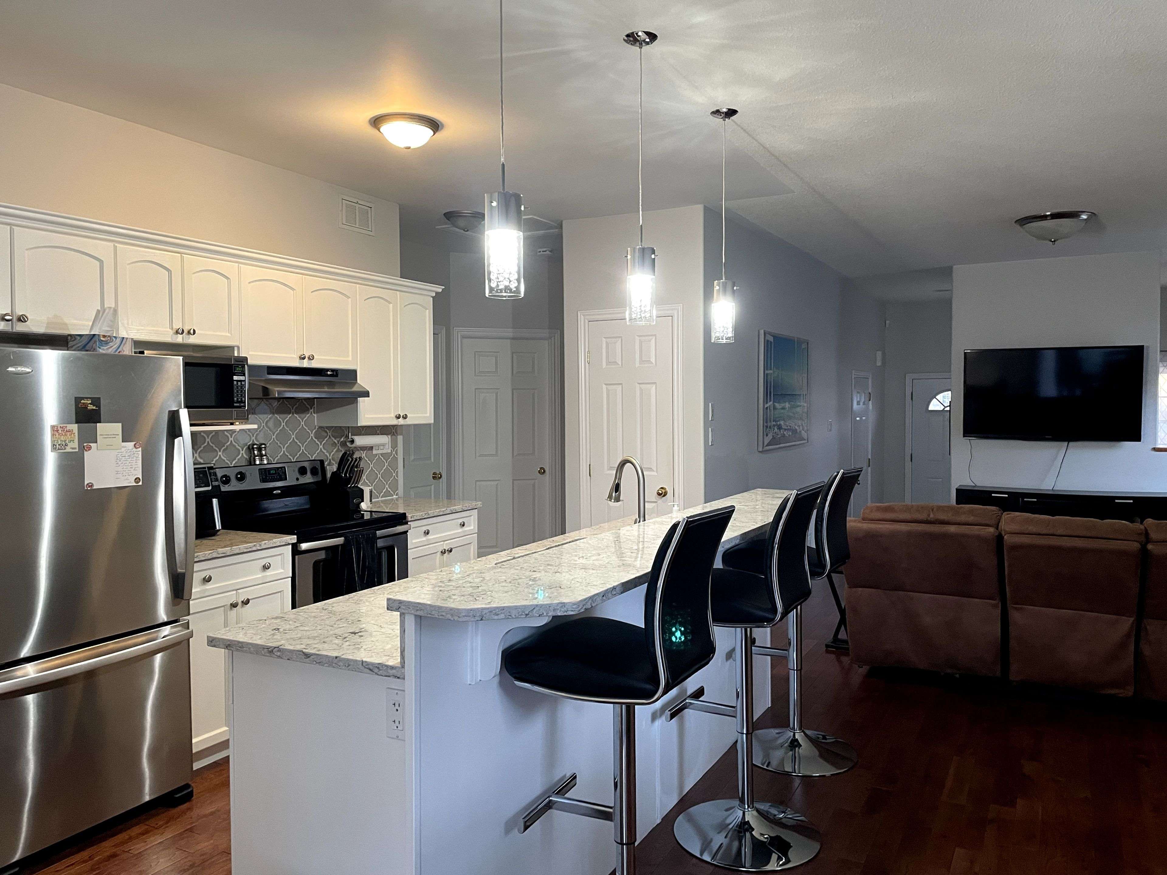 Loyalist, ON K7N 1Y7,135 Speers BLVD