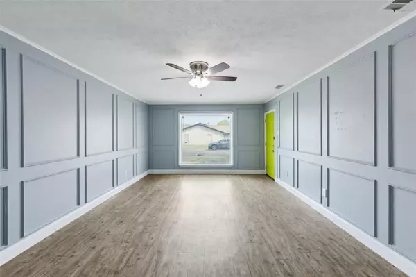 Dallas, TX 75238,11348 Quail Run Street