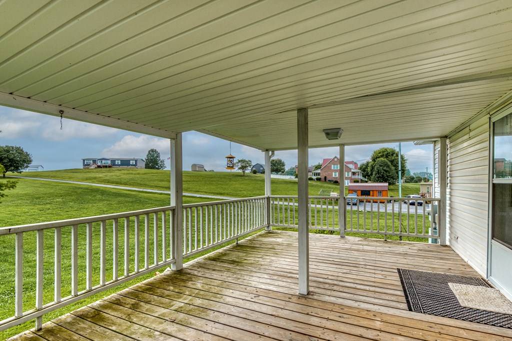 Glade Spring, VA 24340,12397 Prices Bridge Rd