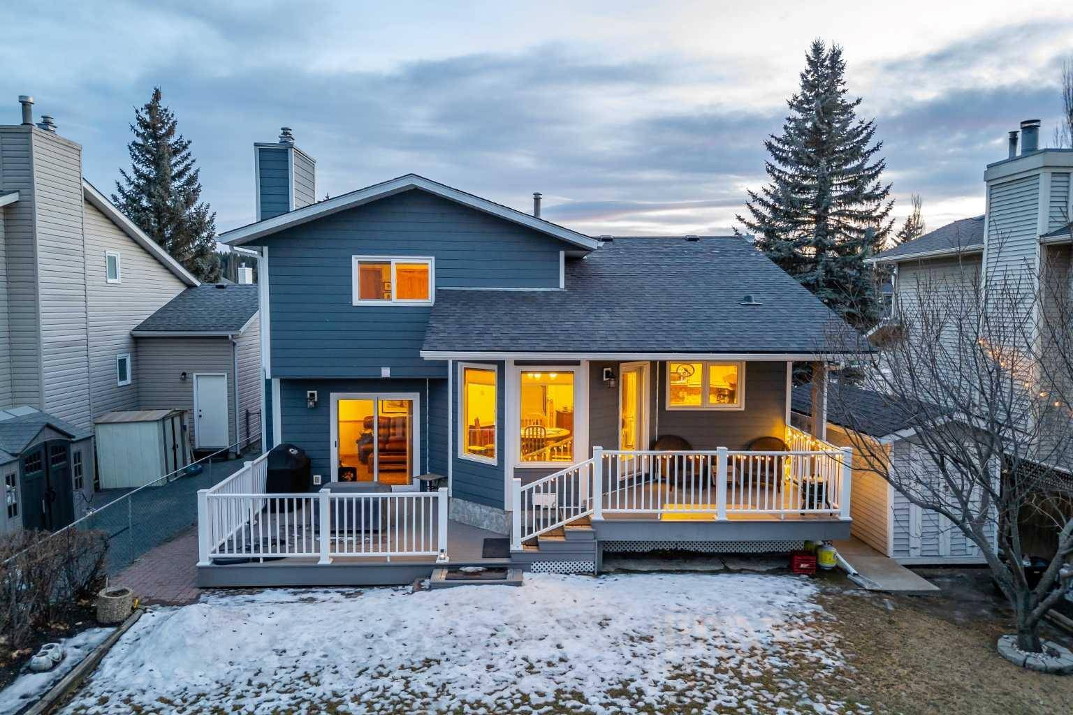 Cochrane, AB T4C 1K1,42 Riverview DR