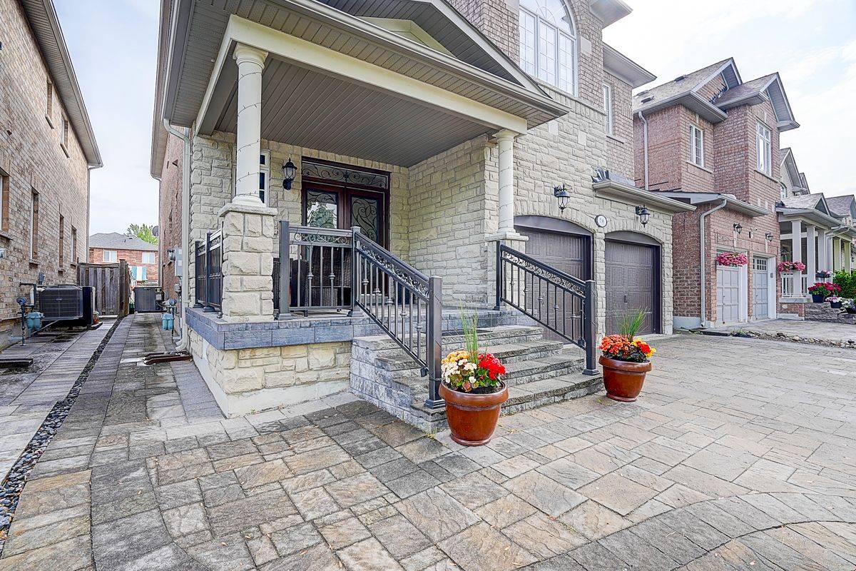 Markham, ON L6B 0B5,70 Reginald Lamb CRES