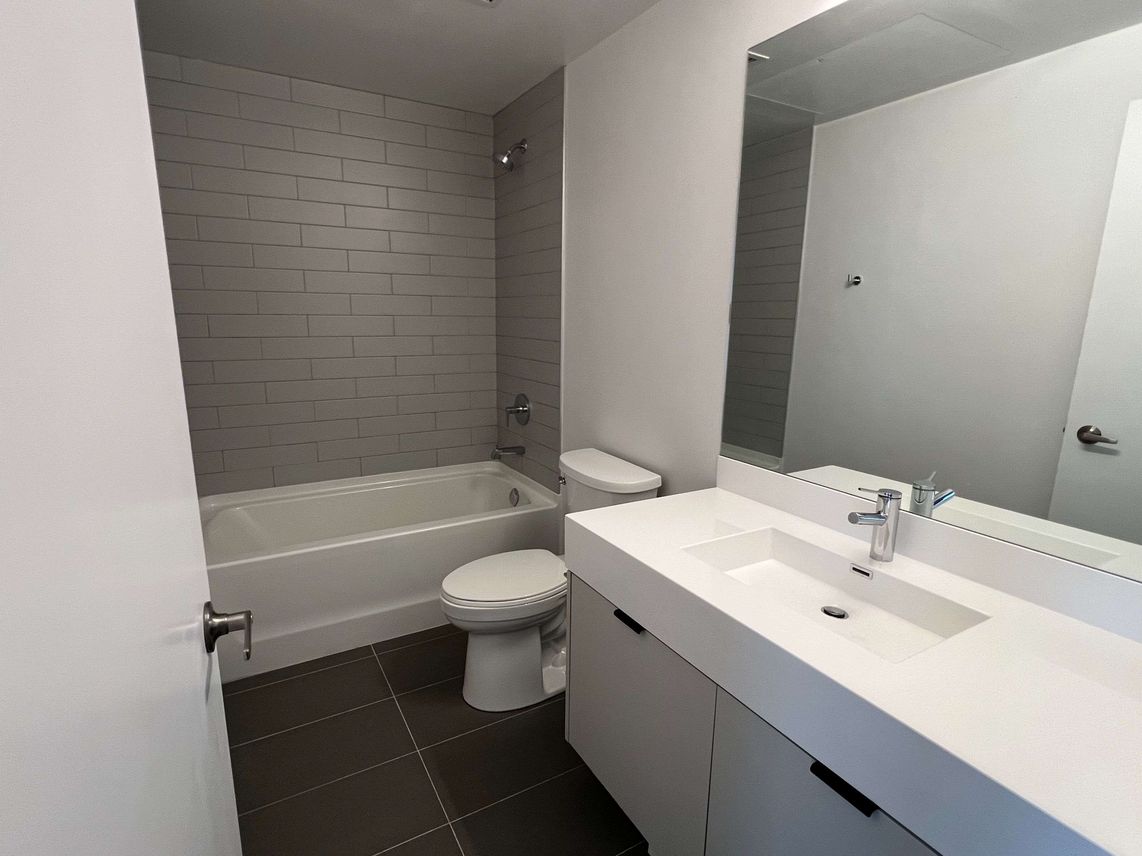 Toronto W01, ON M6K 2L3,57 Brock AVE #706