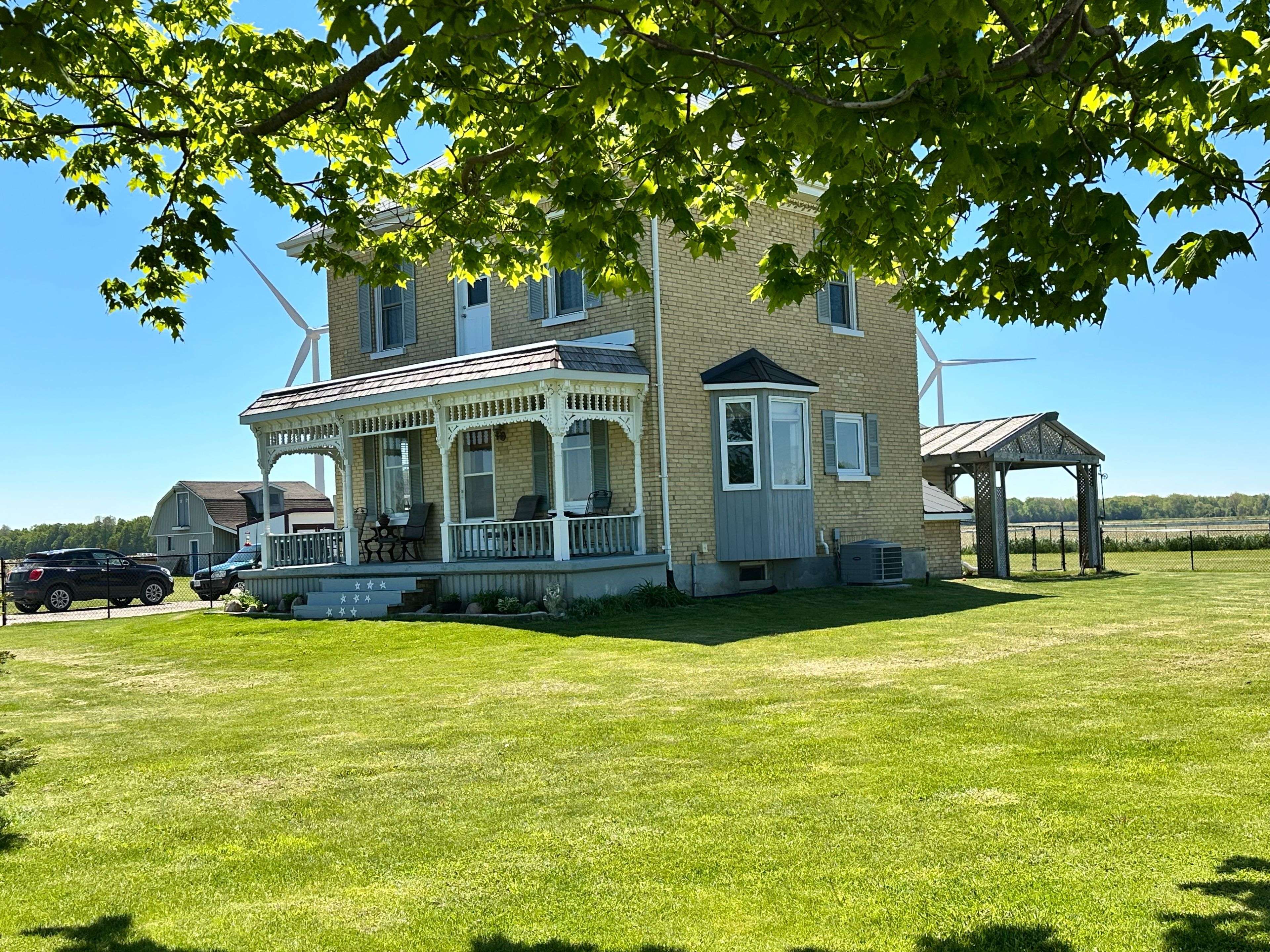 Bluewater, ON N0M 1N0,34481 Hendrick RD