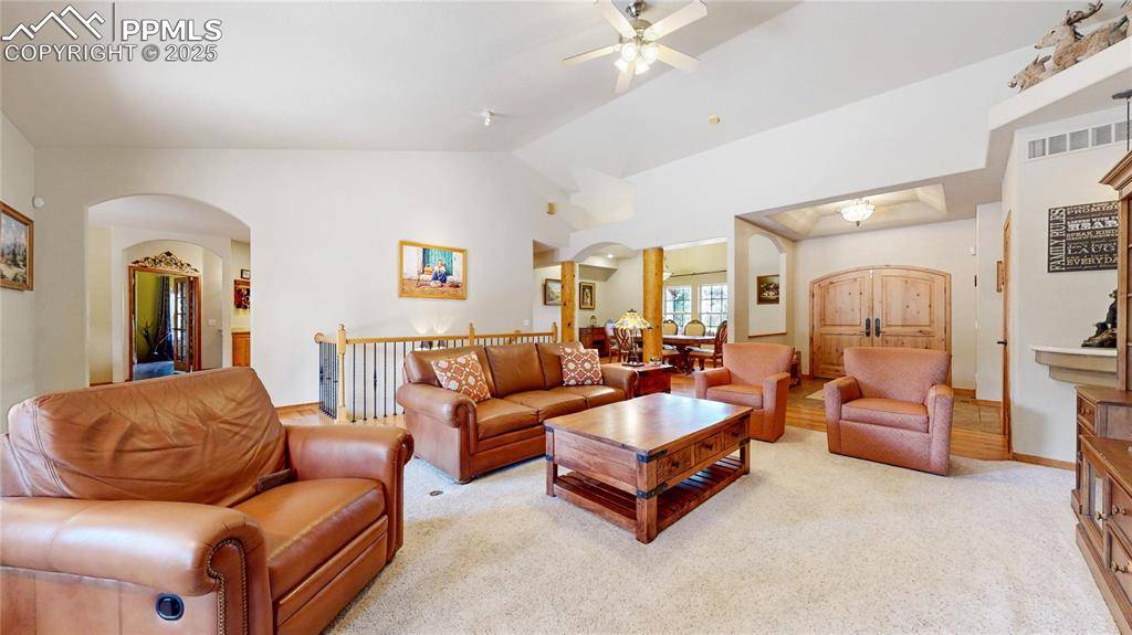 Larkspur, CO 80118,4456 Mohawk DR