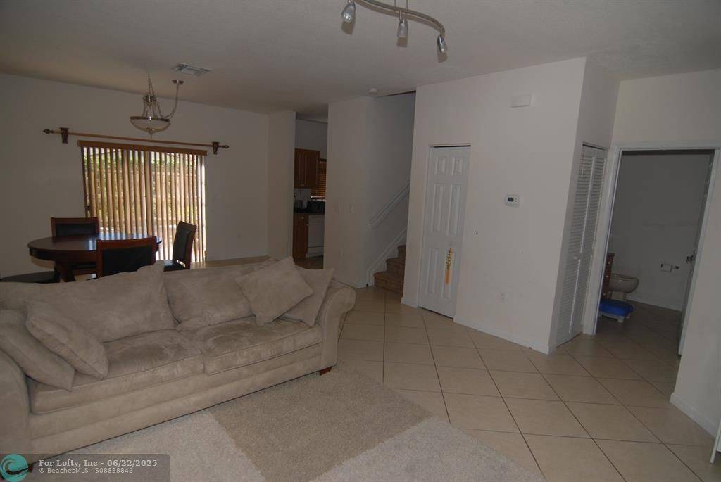 Hollywood, FL 33024,7644 S Stonecreek Cir