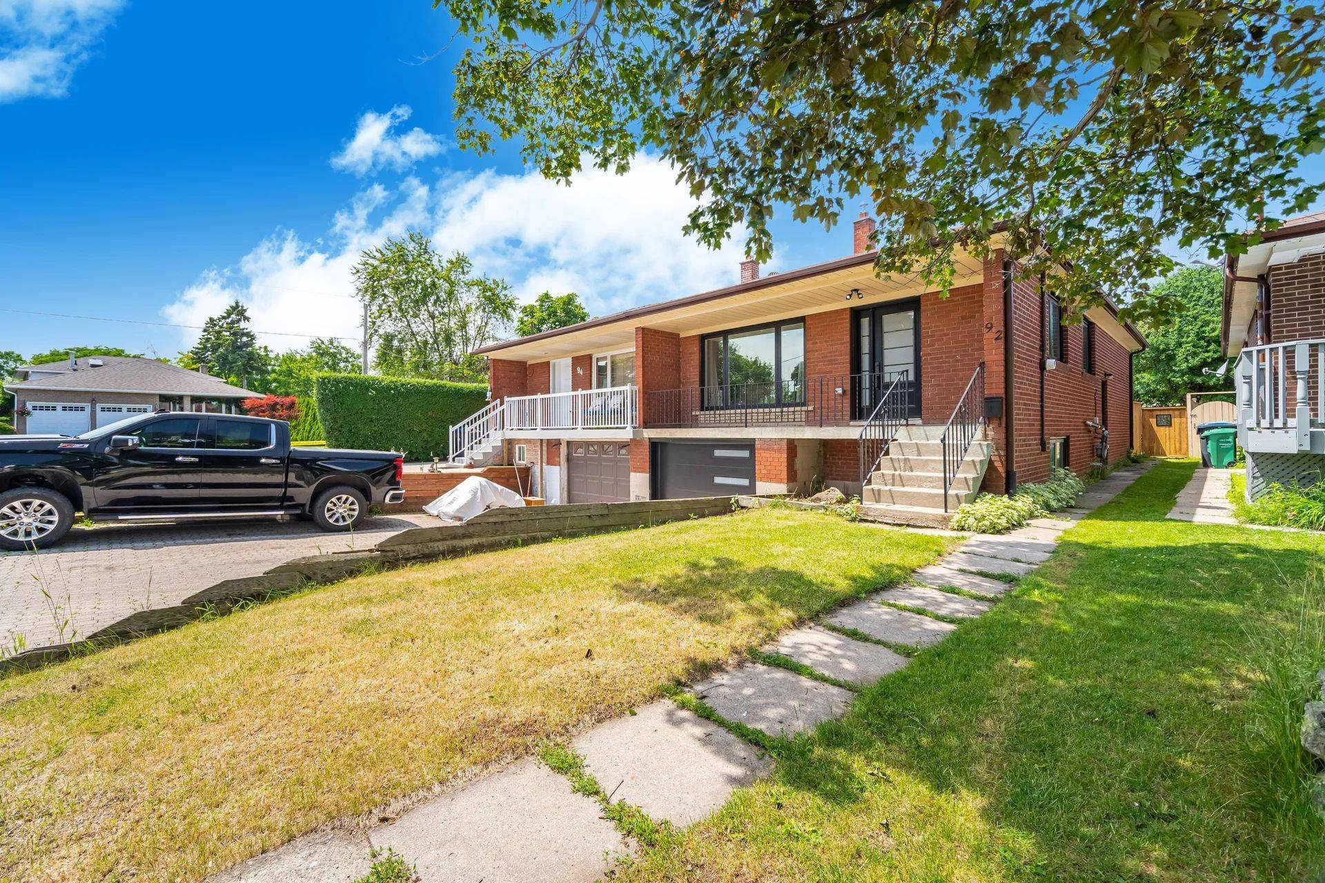 Brampton, ON L6X 1L9,92 Archibald ST