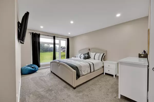 London South, ON N5Z 0A5,16 Hayes ST