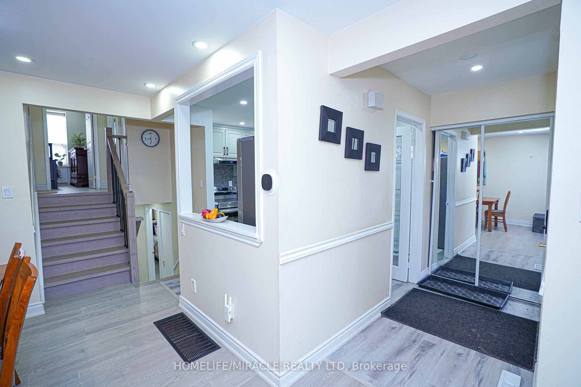 Brampton, ON L6S 1G8,88 Goldcrest RD