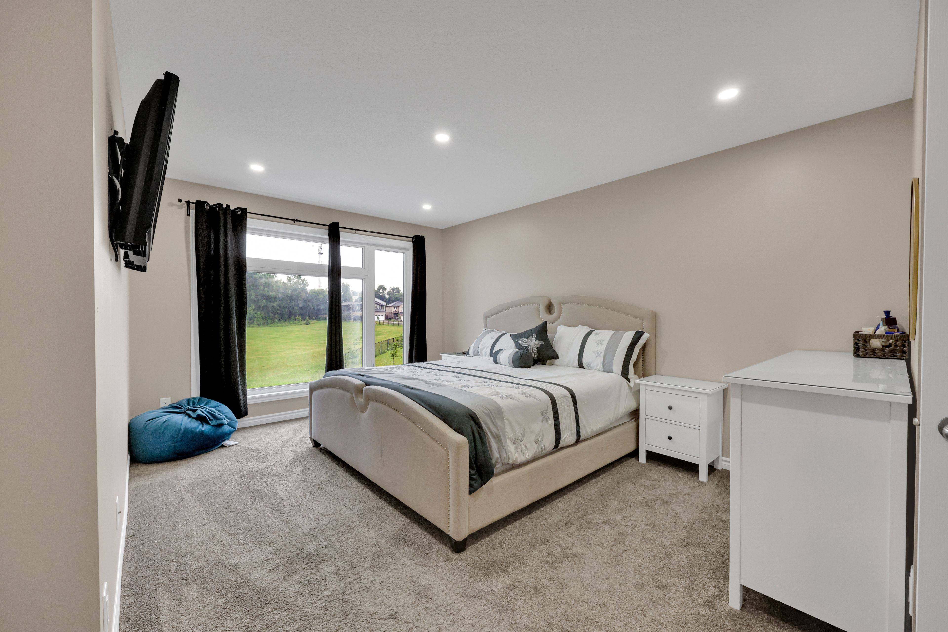 London South, ON N5Z 0A5,16 Hayes ST