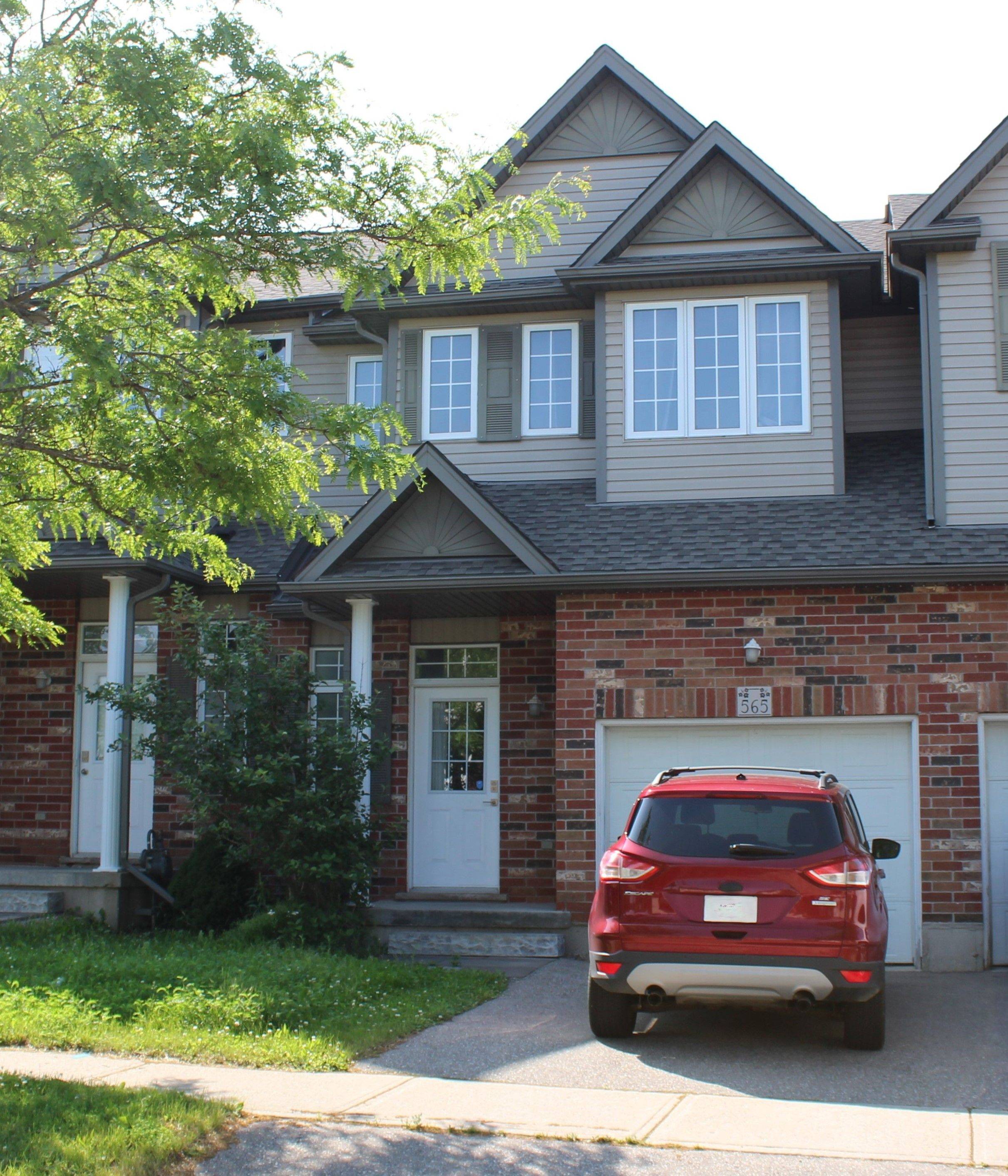 565 Violet ST, Waterloo, ON N2V 2T8