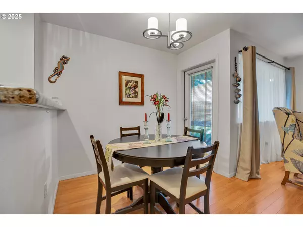 Lake Oswego, OR 97035,5225 JEAN RD #307