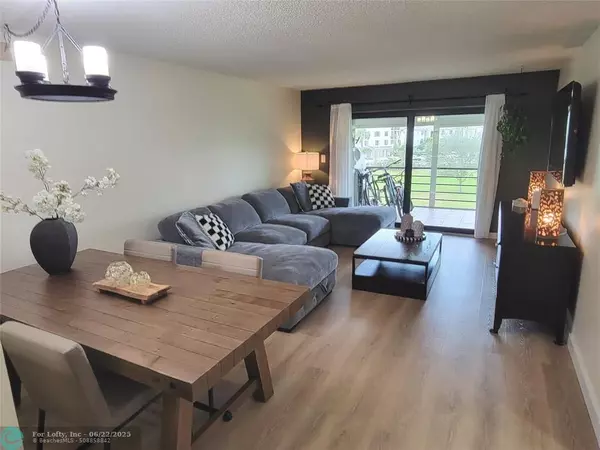 9355 SW 8th St #310, Boca Raton, FL 33428