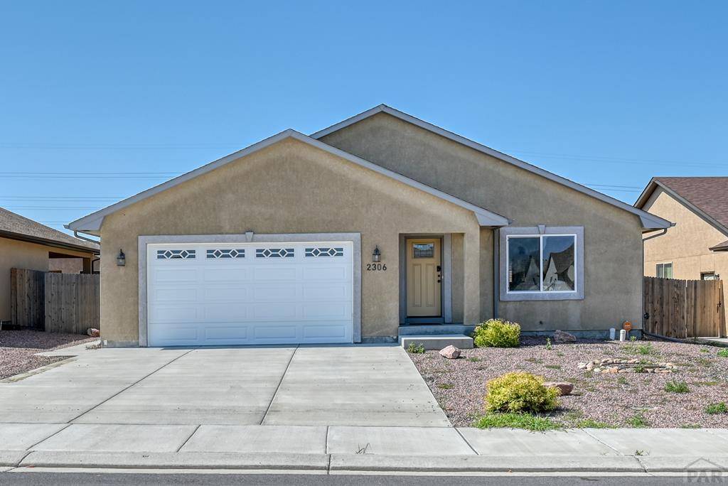 2306 Cliffmoor Ln, Pueblo, CO 81008