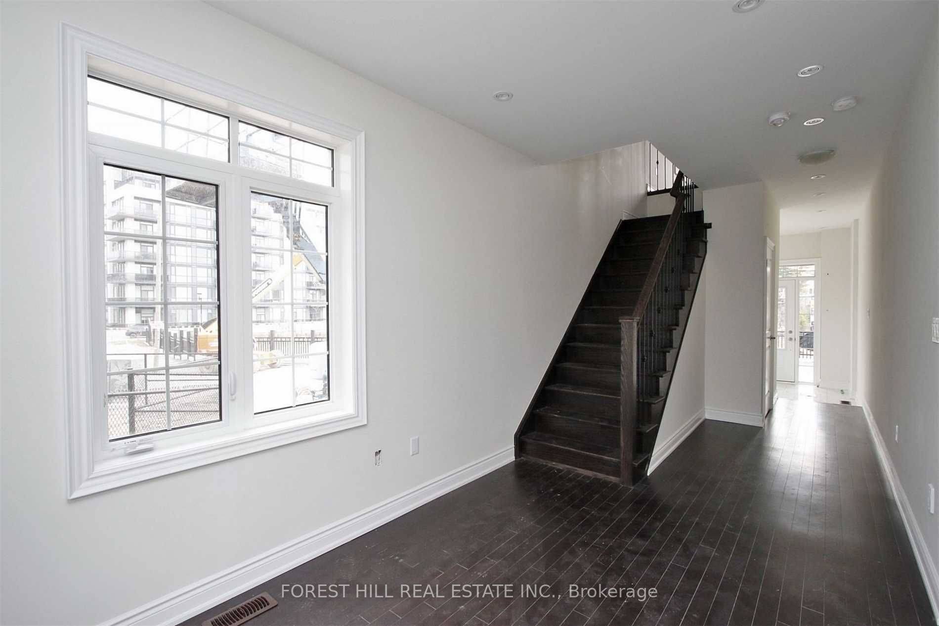 Vaughan, ON L4L 0H9,61 Glazebrook AVE
