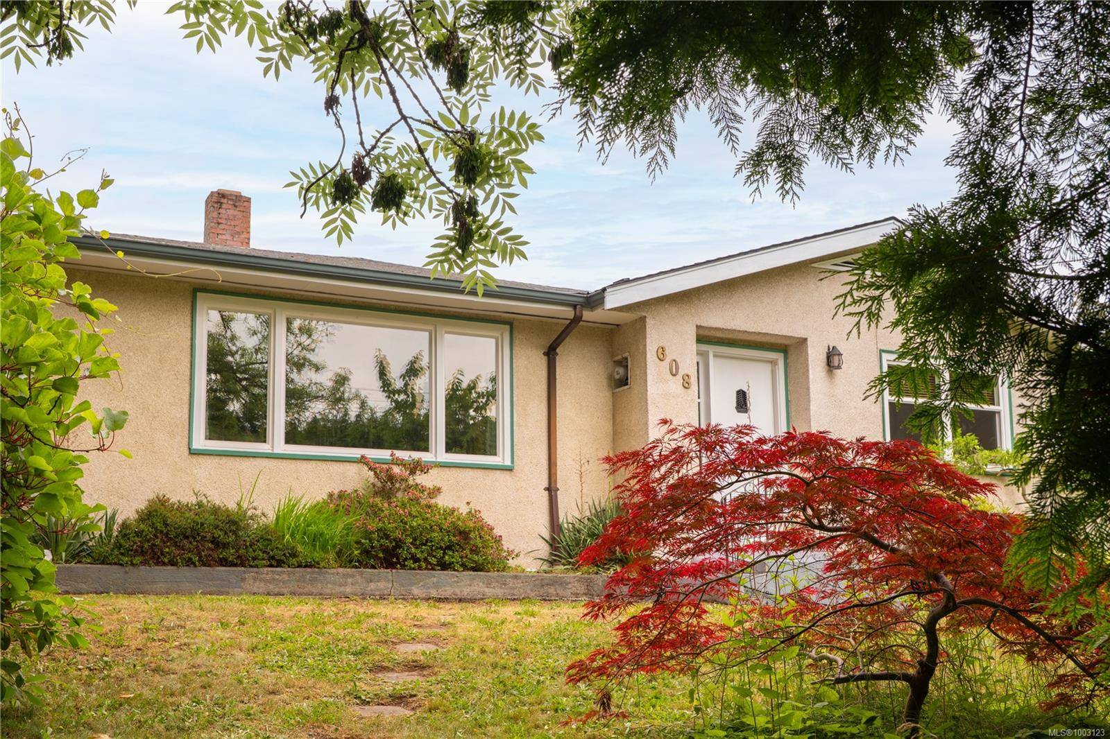 608 Bruce Ave, Nanaimo, BC V9R 3Y7