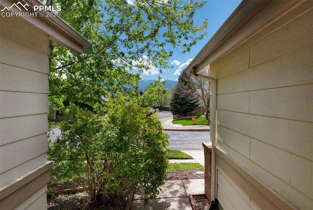 Colorado Springs, CO 80916,629 Golden Eagle DR