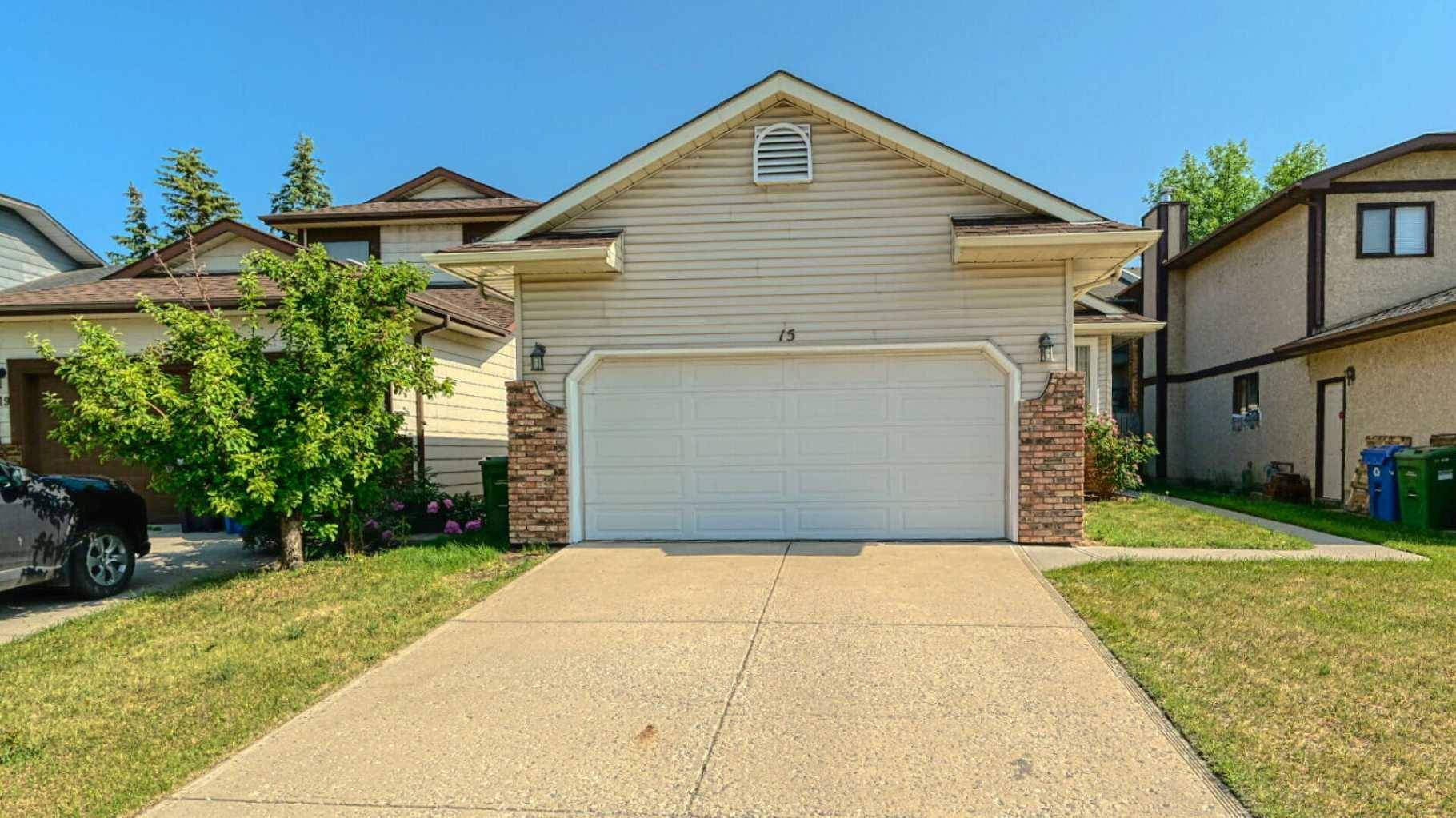 Calgary, AB T2J 6W6,15 Deer PL Southeast