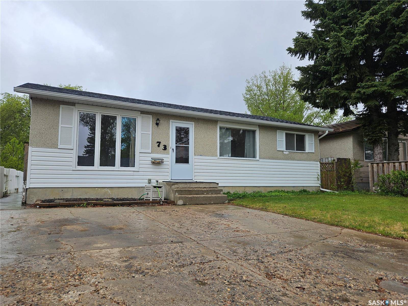 73 Cartier CRESCENT, Saskatoon, SK S7L 4L8