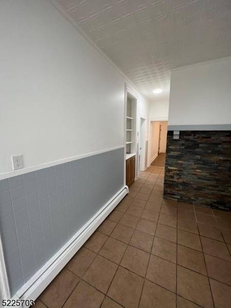 Newark City, NJ 07105,372 Elm St #3