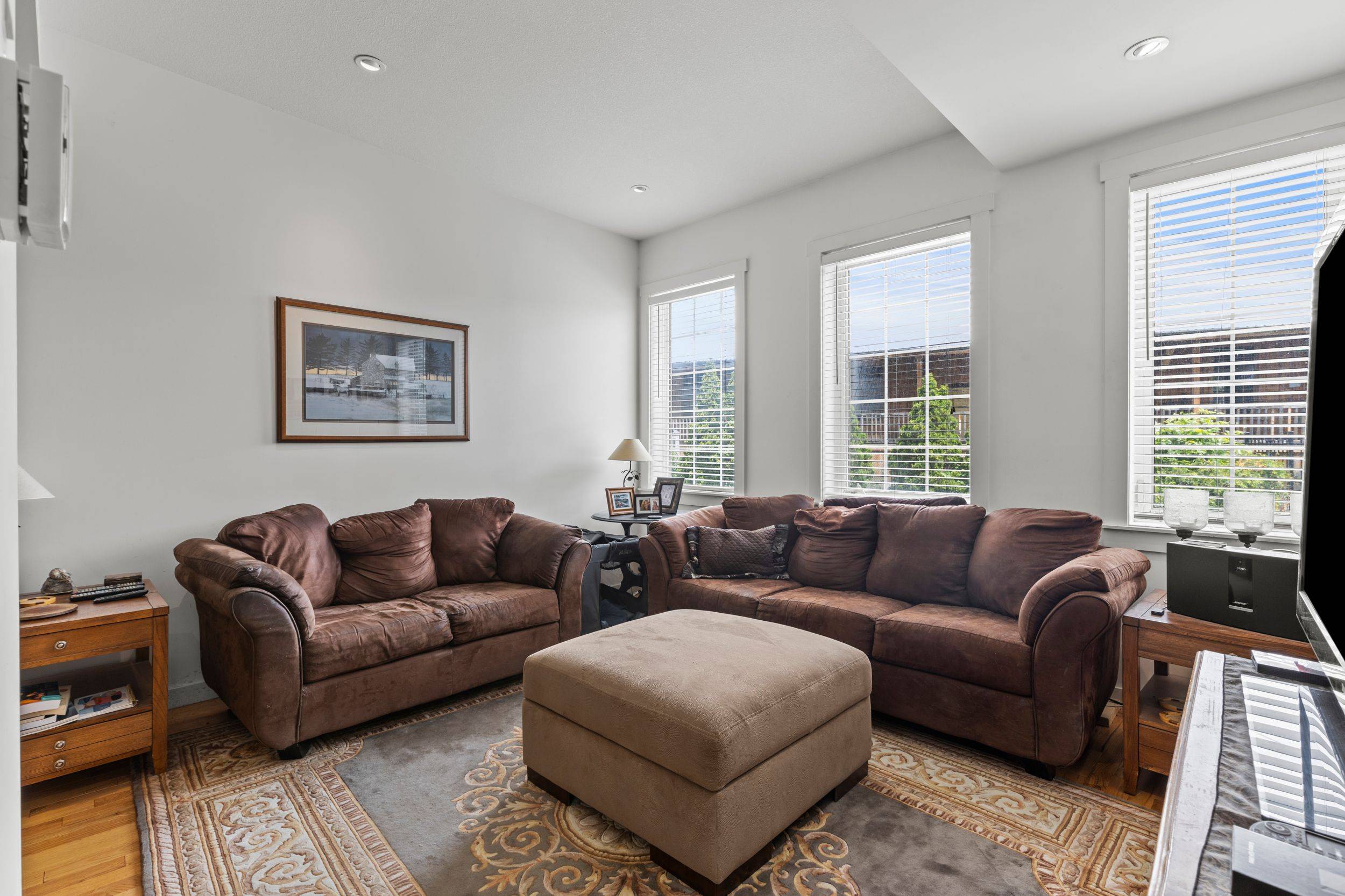 Grimsby, ON L3M 3H2,49 Ontario ST #1