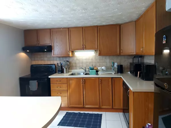 160 Delmar DR E #Unit # 1 lower, Hamilton, ON L9C 1J9