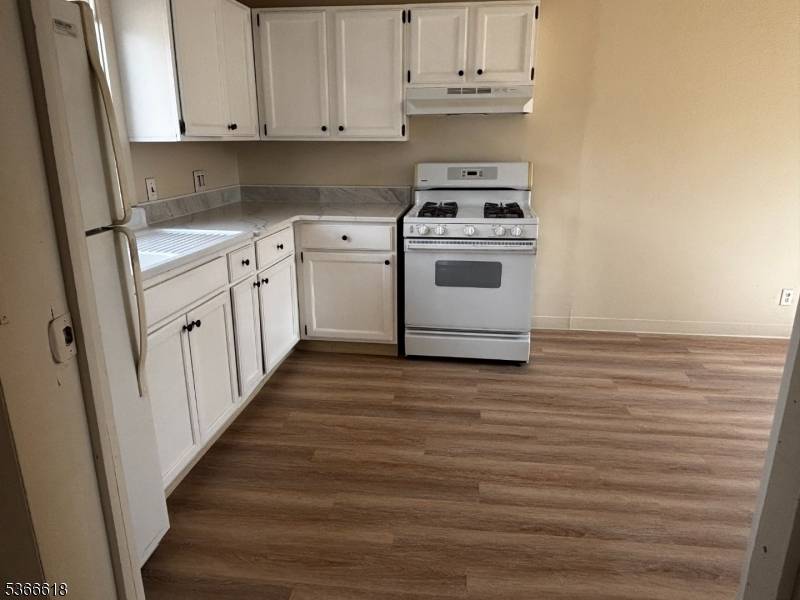 439 Hackensack St #2, Carlstadt Boro, NJ 07072