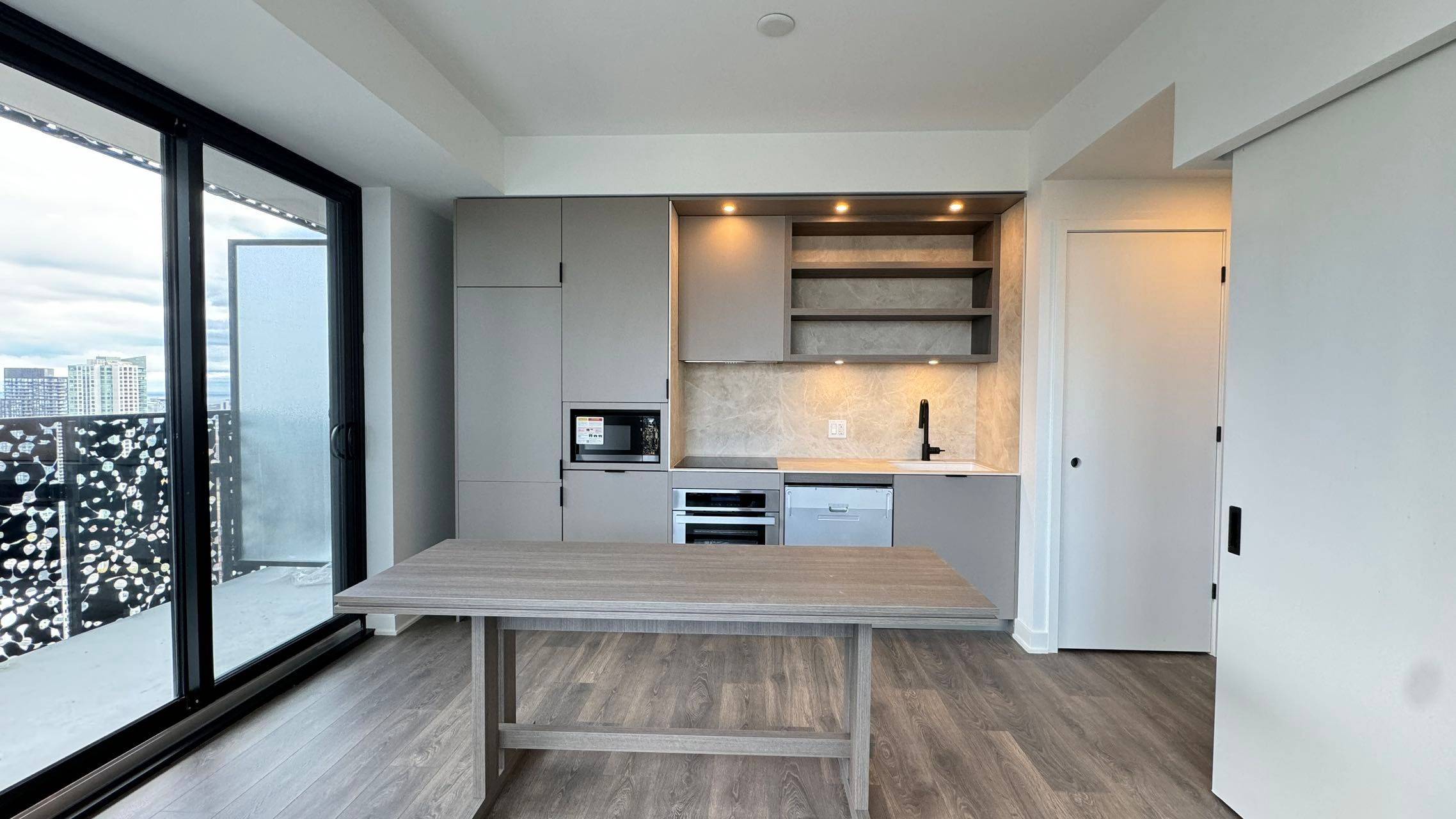 55 Charles ST E #3312, Toronto C08, ON M4Y 0J1