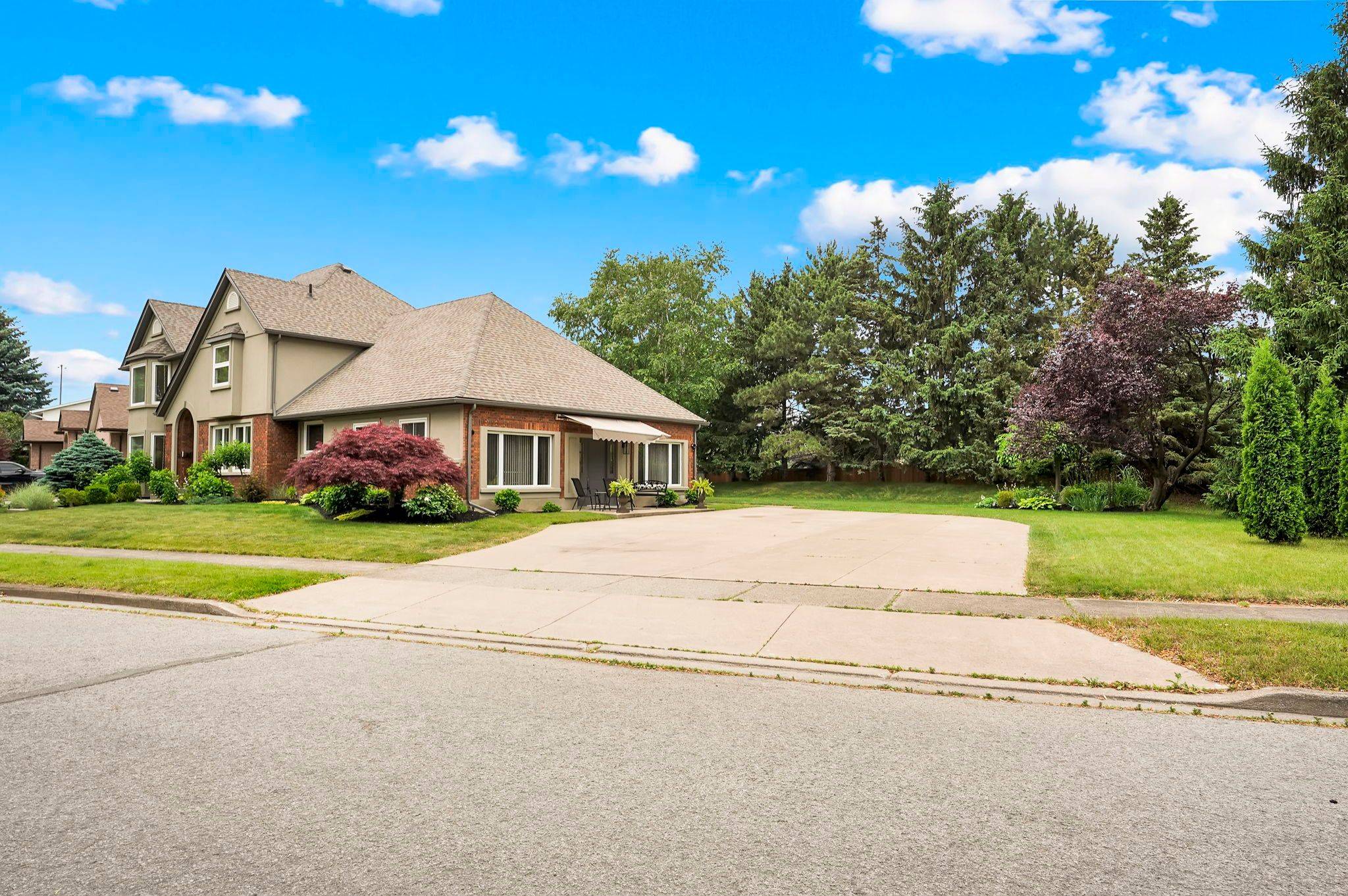 Niagara Falls, ON L2J 4E7,7103 BURBANK CRES
