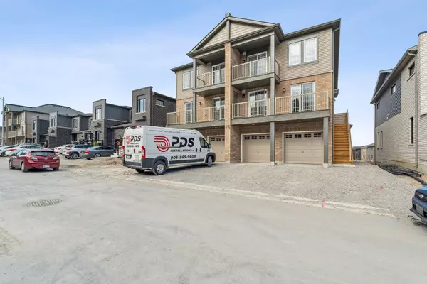 23 Hay LN #6, Barrie, ON L9J 0V6