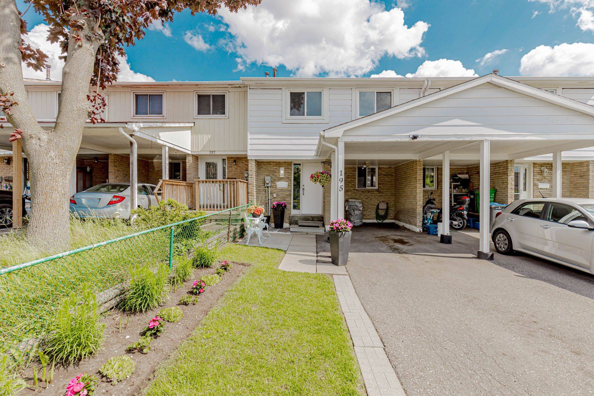 195 Royal Salisbury WAY, Brampton, ON L6V 3J5