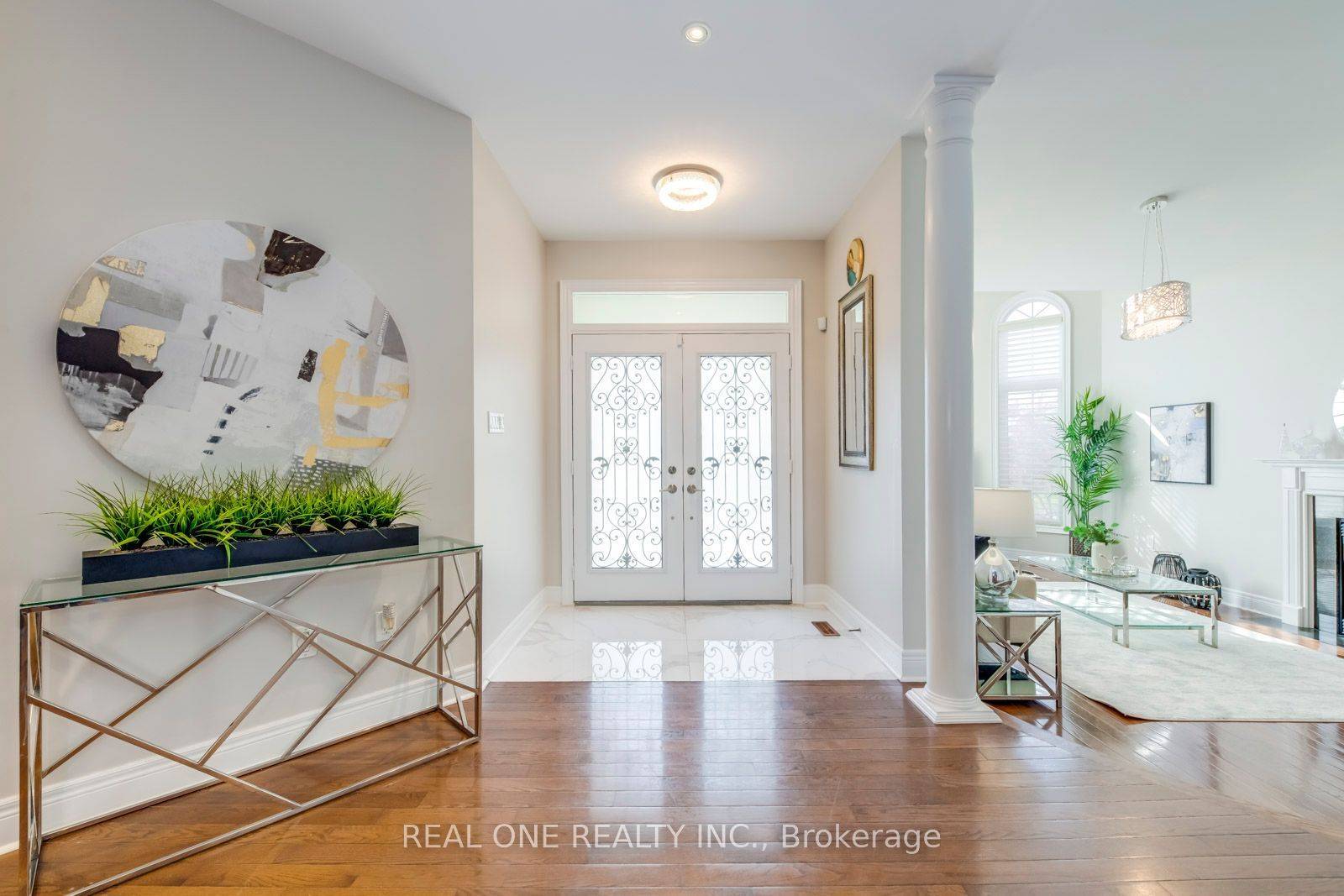 Oakville, ON L6H 7V8,2432 Lyndhurst DR