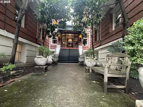 2083 NW JOHNSON ST #5, Portland, OR 97209