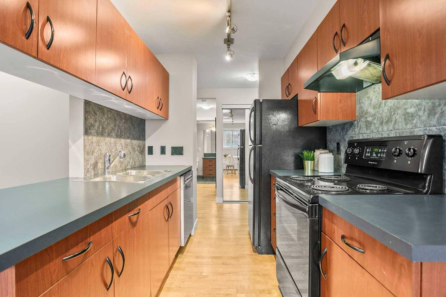 Calgary, AB T2T3T2,2221 14 ST SW #301